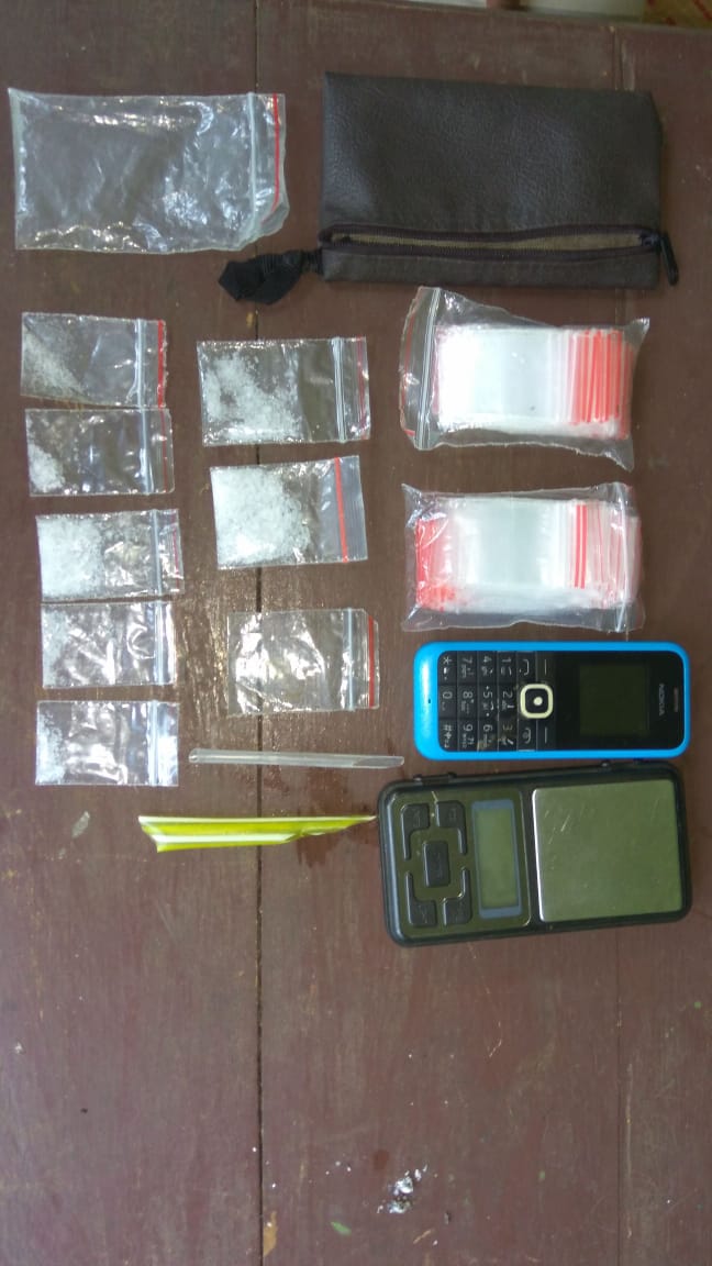 10 agts-Barang Bukti Sabu-sabu yang diamankan dari tersangka HS