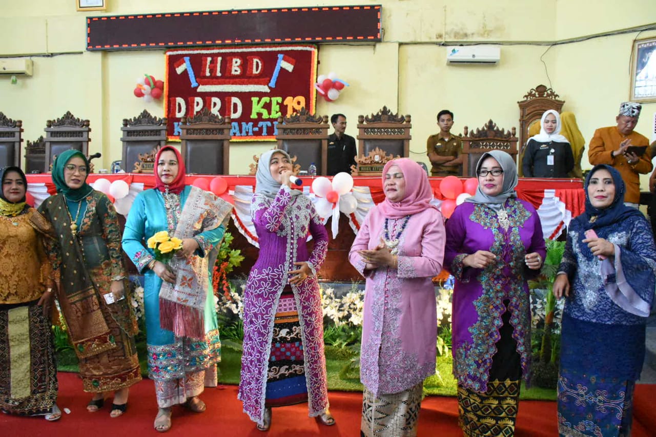 20 agt-nunik lagi syantik